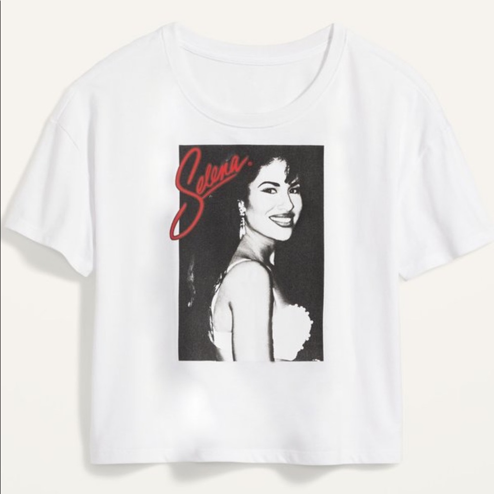 NWT! Old Navy~Selena Crewneck Short Sleeve Cropped T-Shirt in White. Size Medium
